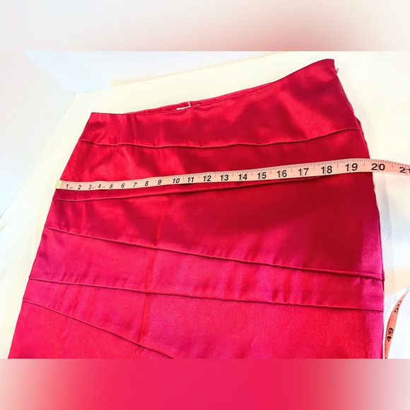 Monroe & Main Red/Fuchsia Poly Pencil Mini Skirt size 10 - Picture 4 of 11